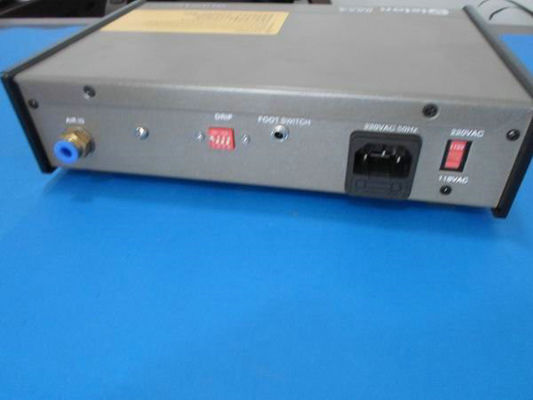 容易耐久財 982 の半自動樹脂の dispenisng の macihne の接着剤ディスペンサーを作動させて下さい