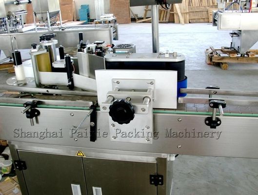 1 台の側面の自動分類機械プラスチック Botlle のステッカー ディスペンサー機械