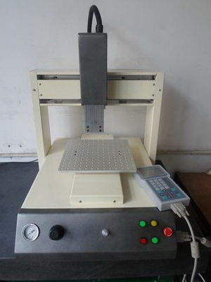 VS-400 400*400cm 自動 3 Axi の自動デスクトップの樹脂の Dispenising のロボット
